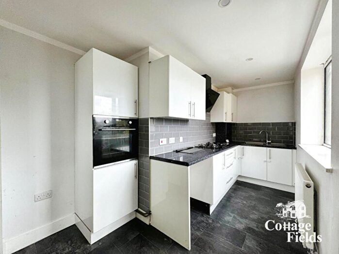 2 Bedroom Flat To Rent In Kings Road, London, E4