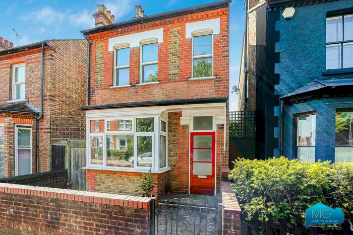 3 Bedroom Detached House To Rent In Salisbury Road, High Barnet, Hertfordshire, EN5