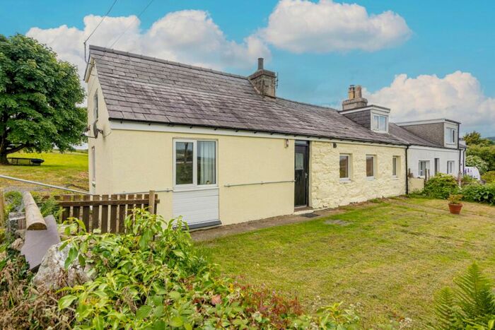 5 Bedroom Semi-Detached House For Sale In Gefnan, Mynydd Llandygai, Bangor, Gwynedd, LL57