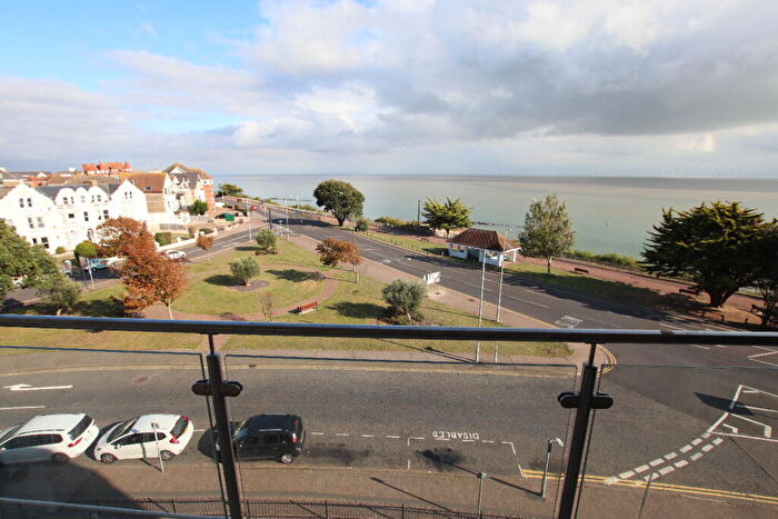 2 Bedroom Flat For Sale In Mansfield Towers, Marine Parade East, CO15