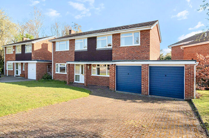 4 Bedroom Detached House For Sale In Lightwater Meadow, Lightwater, Surrey, GU18