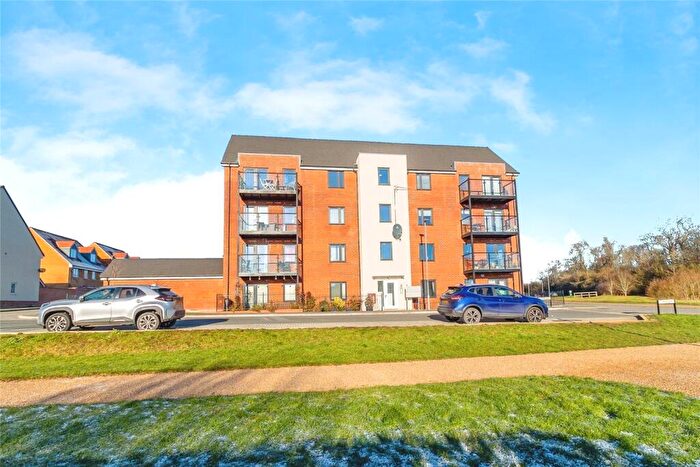 2 Bedroom Flat For Sale In Tutbury Lane, Kingsmead, Milton Keynes, Buckinghamshire, MK4