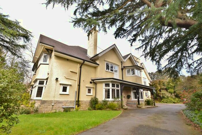 3 Bedroom Flat To Rent In Bournemouth, BH3