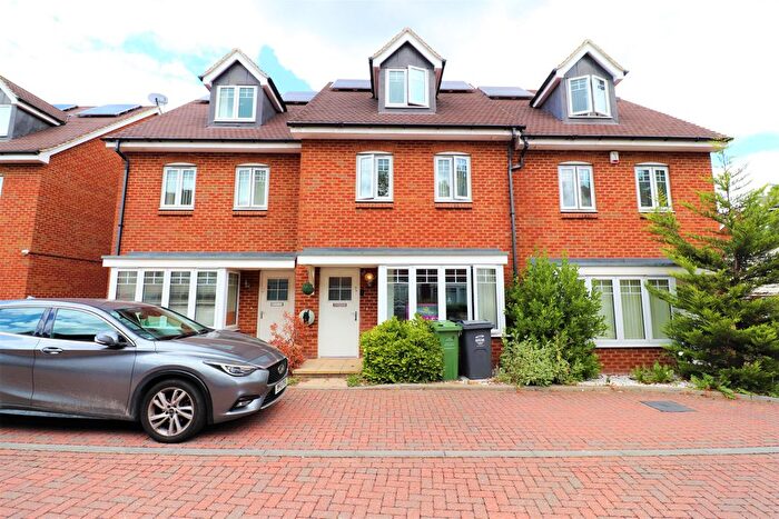 4 Bedroom Terraced House To Rent In Elham Crescent, Dartford, DA2