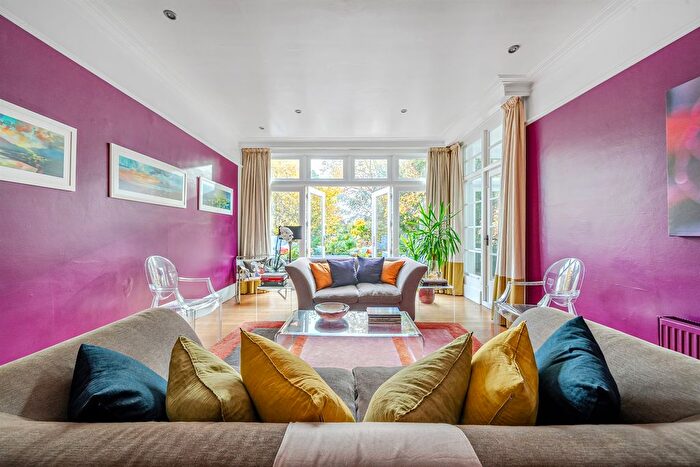 6 Bedroom Detached House For Sale In Cecil Road, Enfield, EN2