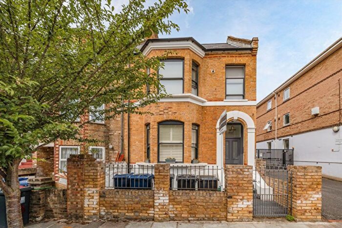 1 Bedroom Flat To Rent In Birkbeck Road, Acton, W3