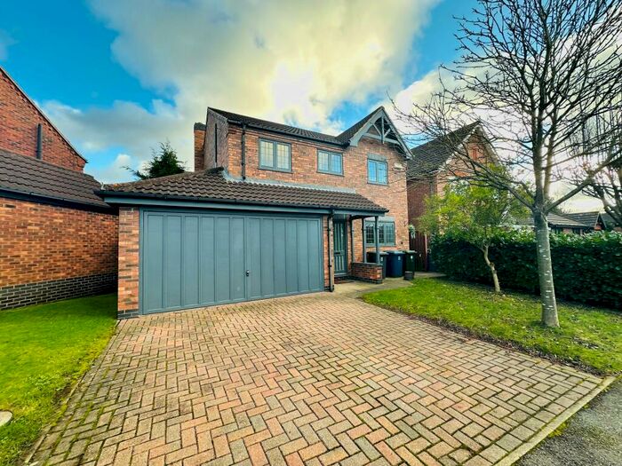 4 Bedroom Detached House To Rent In Stonesby Vale, West Bridgford, Nottingham, NG2