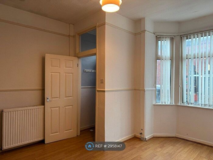2 Bedroom End Of Terrace House To Rent In Highmead Street, Manchester, M18