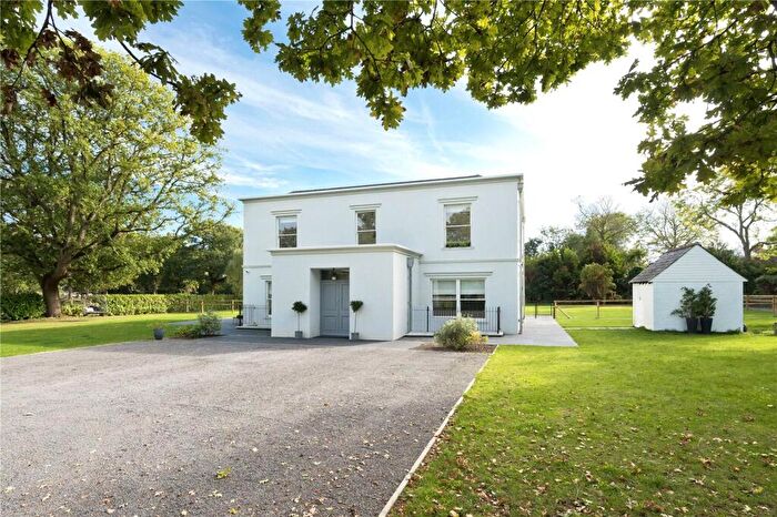 5 Bedroom Detached House To Rent In Burhill, Hersham, Walton-on-Thames, Surrey, KT12