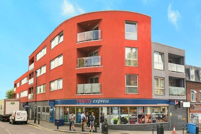 2 Bedroom Flat To Rent In Willow Way, London, SE26