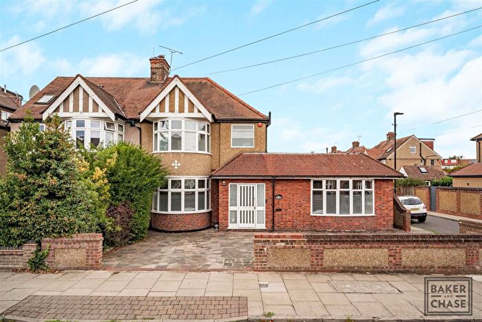 3 Bedroom Semi-Detached House For Sale In Ladysmith Road, Enfield, EN1