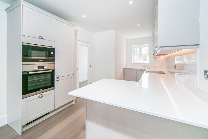 4 Bedroom Town House To Rent In Champlain Street, Green Park Village, RG2