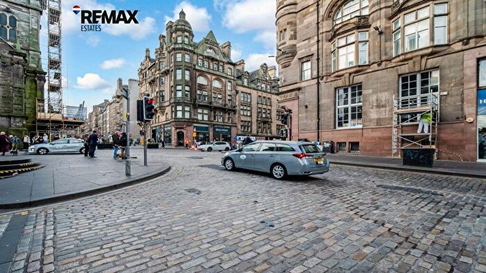 2 Bedroom Flat For Sale In North Bridge, Royal Mile Mansions, EH1