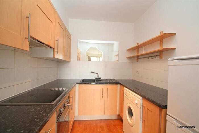 2 Bedroom Apartment To Rent In Tamarind Yard, London, E1W