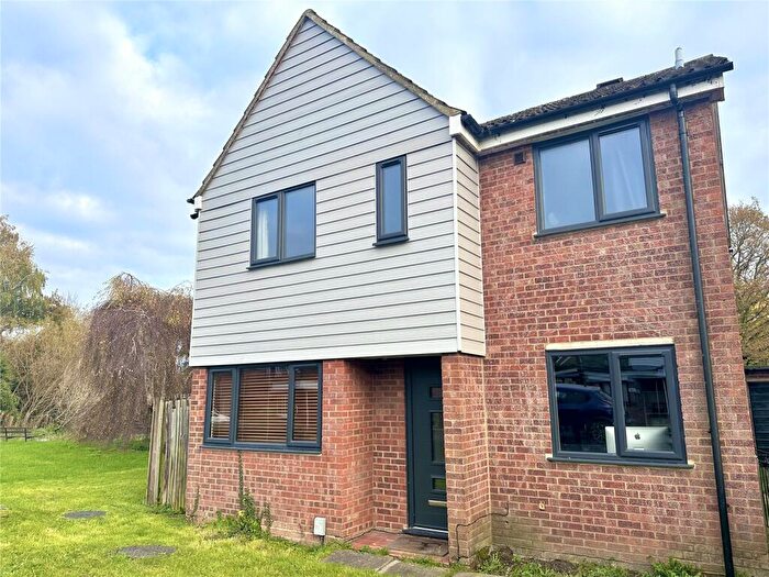 3 Bedroom Detached House To Rent In Badshot Park, Badshot Lea, Farnham, Surrey, GU9