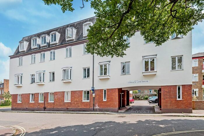 2 Bedroom Flat To Rent In Lower Brook Street, Winchester, SO23