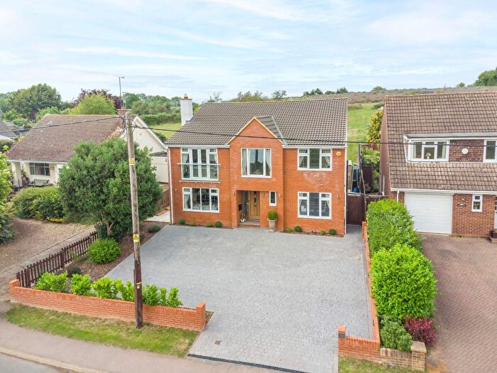 4 Bedroom Detached House For Sale In High Street, Eggington, Leighton Buzzard, LU7