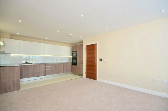 2 Bedroom Flat To Rent In Leapale Lane, Guildford, GU1