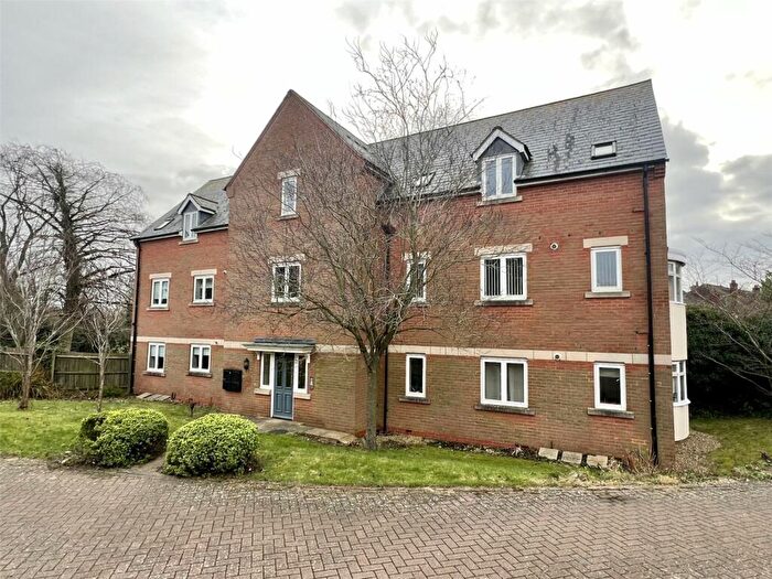 2 Bedroom Flat To Rent In Red Hall Gardens, Rothwell, Kettering, NN14