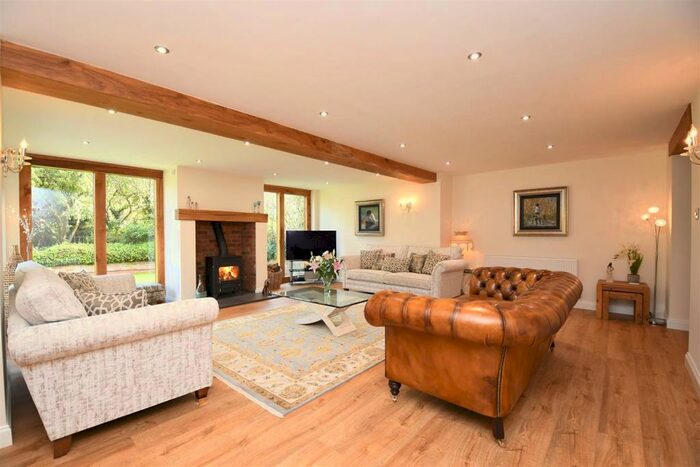 4 Bedroom Character Property For Sale In Cross Roads Farm, Newborough Road, Hoar Cross, DE13