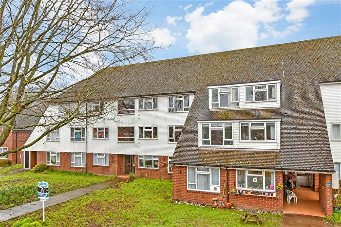 2 Bedroom Flat For Sale In Levett Road, Leatherhead, Surrey, KT22