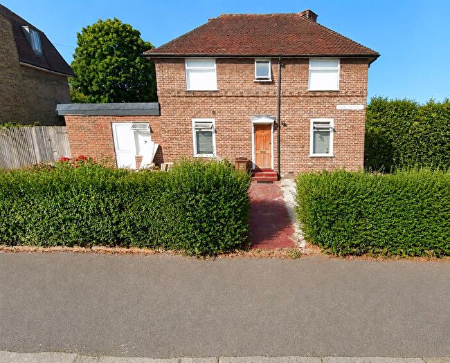 Studio To Rent In Gilton Road, London, SE6