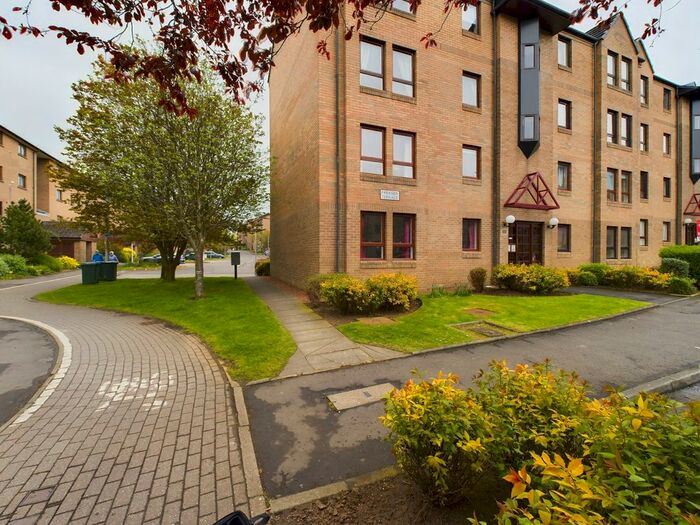 2 Bedroom Flat To Rent In Parkside Terrace, Newington, Edinburgh, EH16