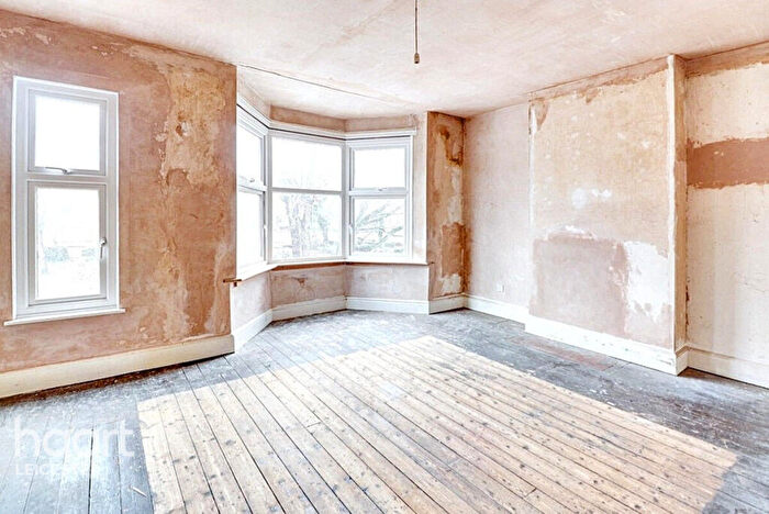 3 Bedroom Terraced House For Sale In Kirby Road, Leicester, LE3