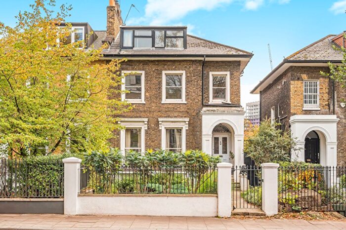3 Bedroom Flat For Sale In Camden Road, Camden, NW1