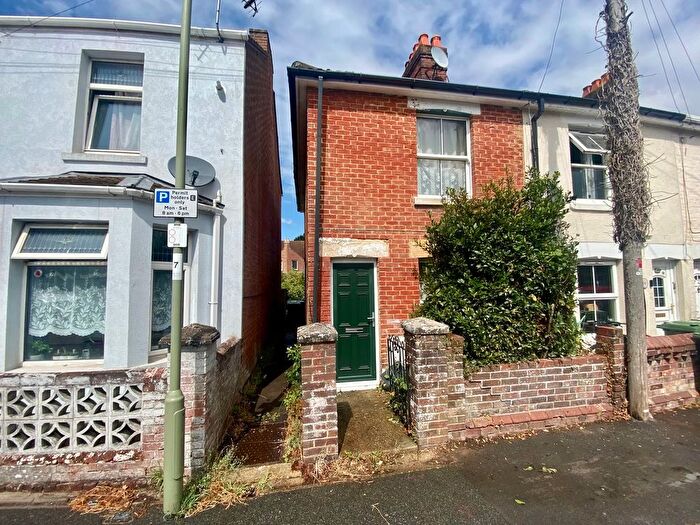 2 Bedroom End Of Terrace House For Sale In Gordon Road, Fareham, PO16