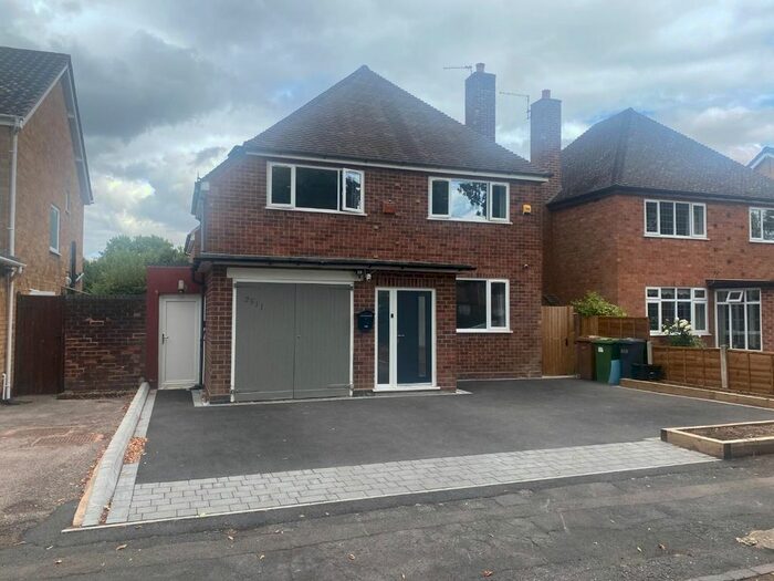 4 Bedroom Detached House To Rent In Stratford Road, Hockley Heath, Solihull, West Midlands, B94