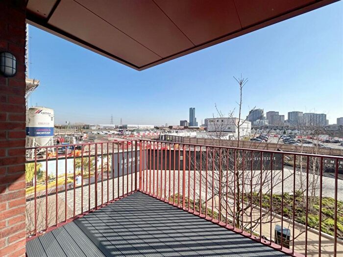 2 Bedroom Apartment To Rent In Iris House, Poplar Riverside, E14