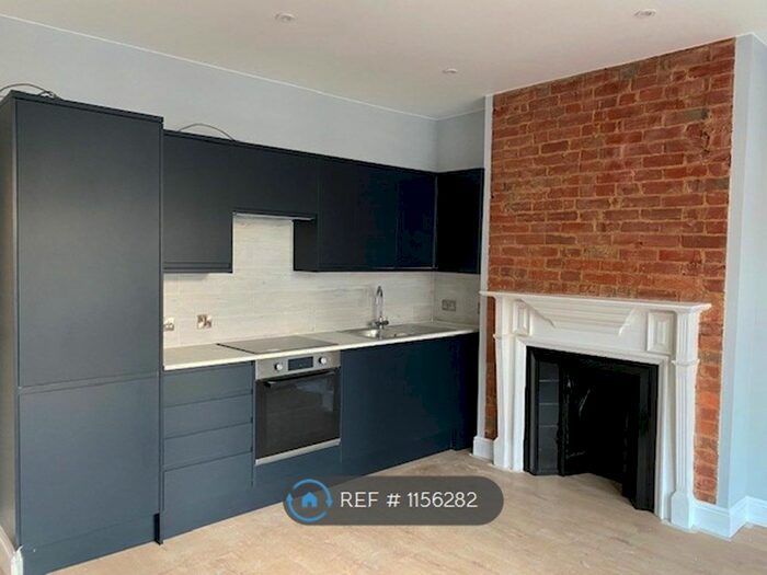 2 Bedroom Flat To Rent In High Street, Camberley GU15