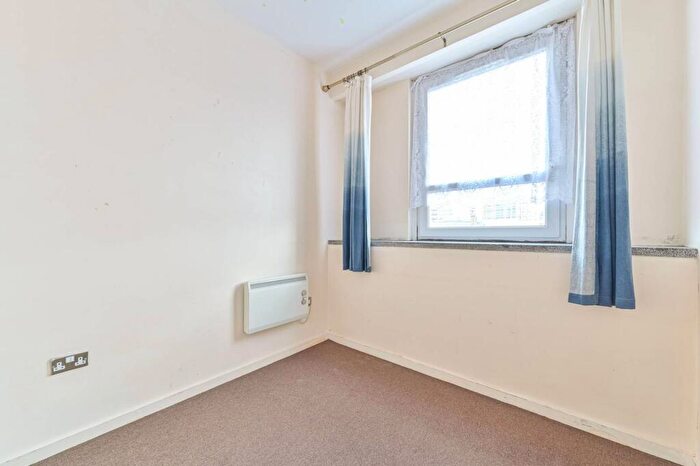 2 Bedroom Flat For Sale In The Vista Building, Woolwich, London, SE18