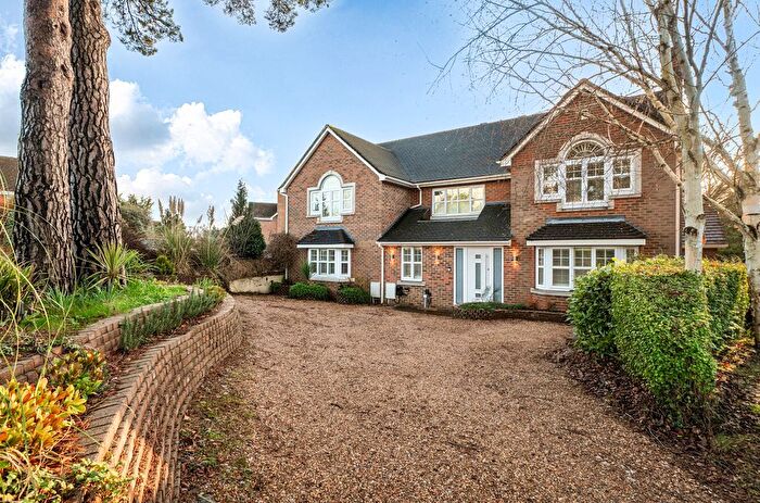 6 Bedroom Detached House For Sale In Eliot Close, Camberley, Surrey, GU15