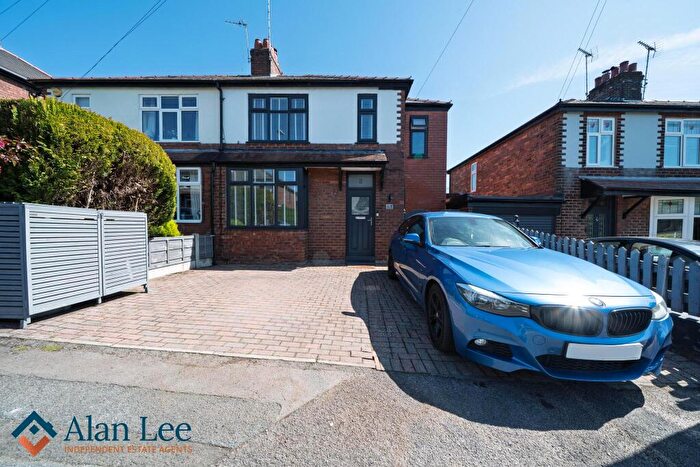 3 Bedroom Semi-Detached House For Sale In Waldon Road, Macclesfield, SK11