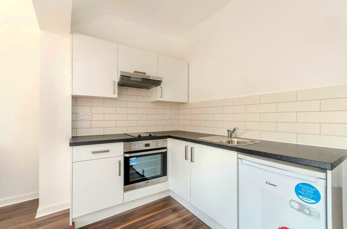 Studio To Rent In Rodway Road, Bromley North, Bromley, BR1