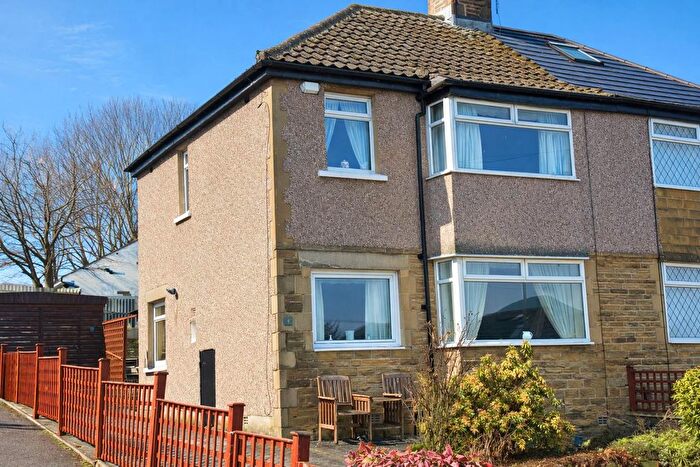 3 Bedroom Semi Detached House For Sale In Wood View Drive, Eccleshill, Bradford, BD2