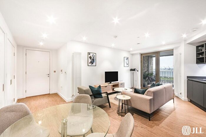 2 Bedroom Flat To Rent In Royal Docks West, London, E16