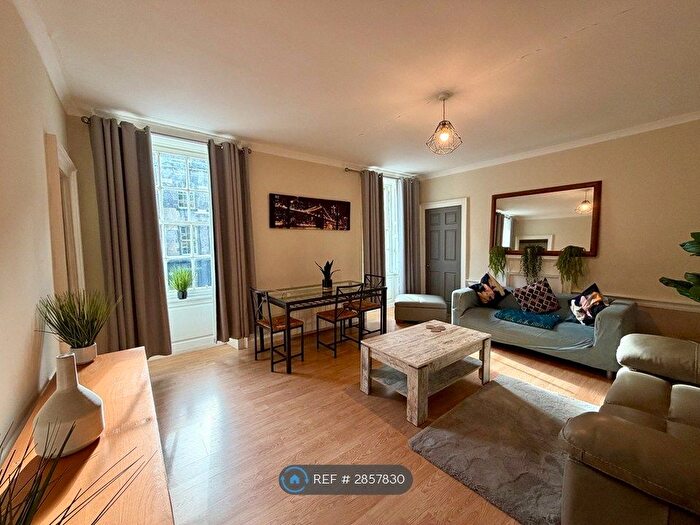 2 Bedroom Flat To Rent In Broughton St, Edinburgh, EH1