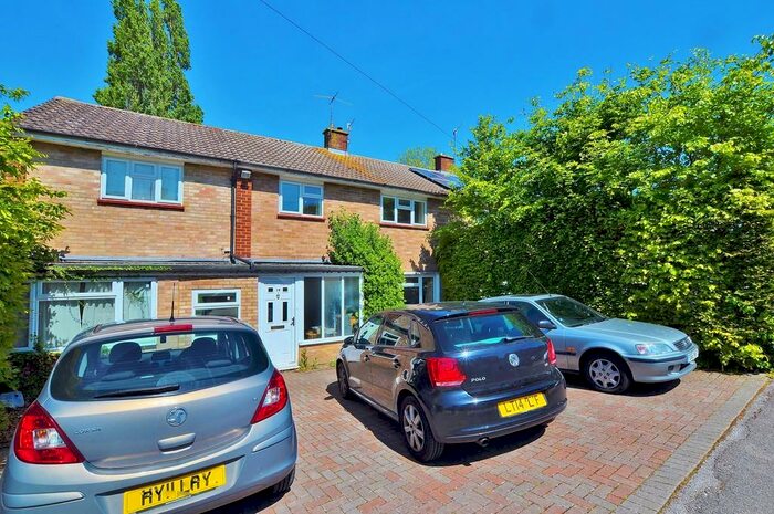 4 Bedroom Semi-Detached House To Rent In Blackwell Avenue, GU2