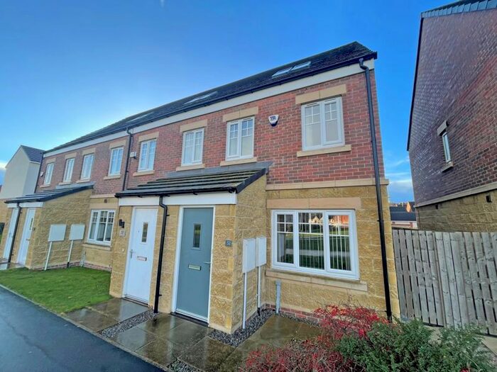 3 Bedroom End Of Terrace House To Rent In Hadrian Drive, Blaydon-On-Tyne, NE21