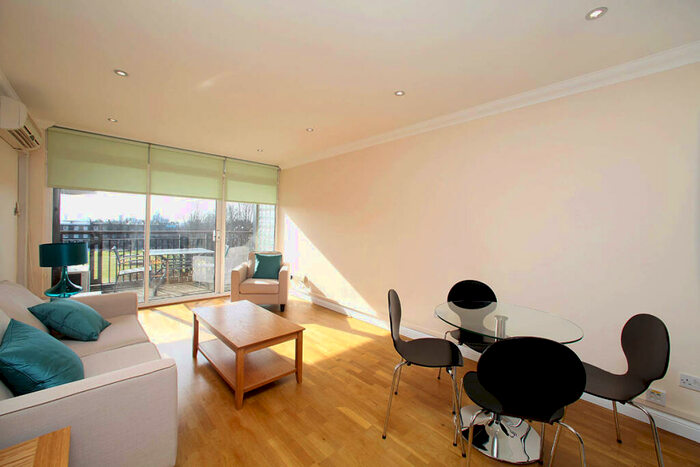 2 Bedroom Flat To Rent In Claremont Heights, London, N1