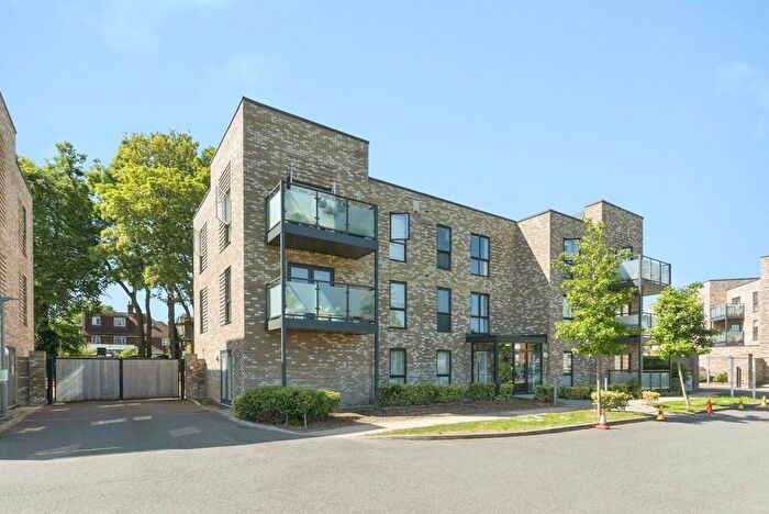 2 Bedroom Flat For Sale In Salomons Grove, Southborough, Tunbridge Wells, Kent, TN4