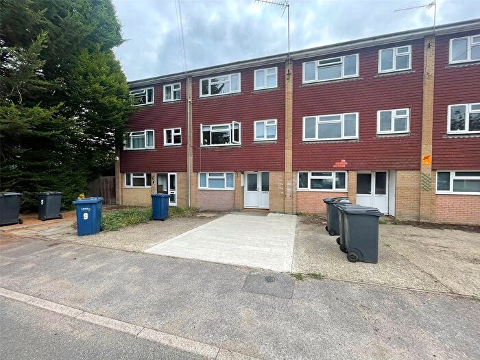 6 Bedroom Terraced House For Sale In Kimbers Lane, Farnham, Surrey, GU9