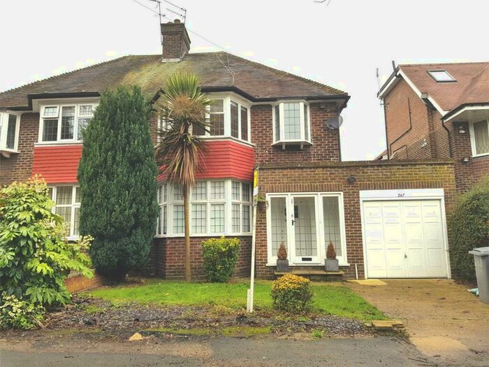 3 Bedroom Semi-Detached House To Rent In Salmon Street, London, NW9