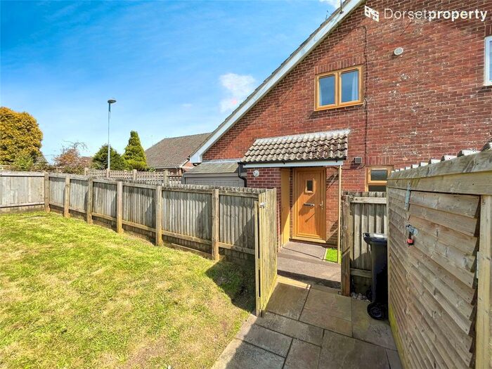 1 Bedroom Terraced House To Rent In Blackmore Road, Shaftesbury, SP7