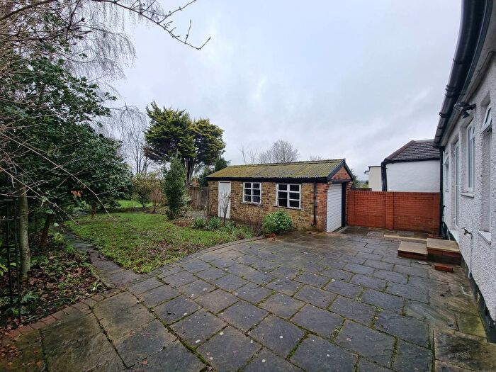 2 Bedroom Semi-Detached Bungalow To Rent In Russell Lane, Whetstone, N20