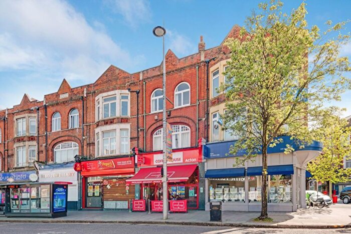 2 Bedroom Flat To Rent In High Street, Acton, W3