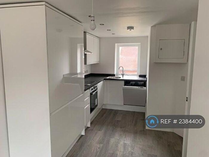 2 Bedroom Flat To Rent In Thara House, High Wycombe, HP11